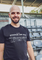 HAUPTTRIB&Uuml;NE &mdash; T-SHIRT